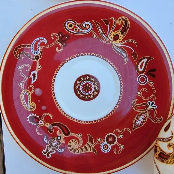 LEFARD TEA SET with( 6 X Teacupsand Saucers), 1x Sugar Bowl, 1x Milk Jug Coffee & Tea Accessories